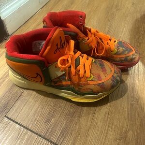 Kyrie shoes size big kid 7